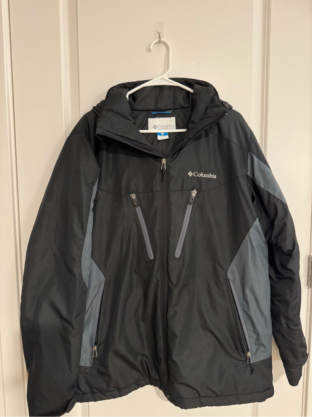 Columbia Men’s Black & Gray Snow Jacket